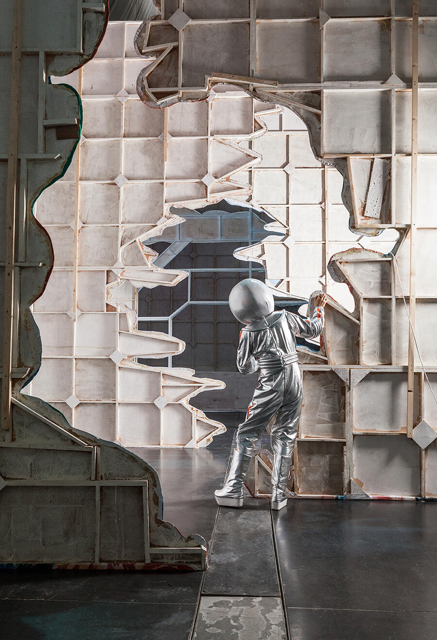 1-ming-wong-ascent-to-the-heavenly-palace-IV