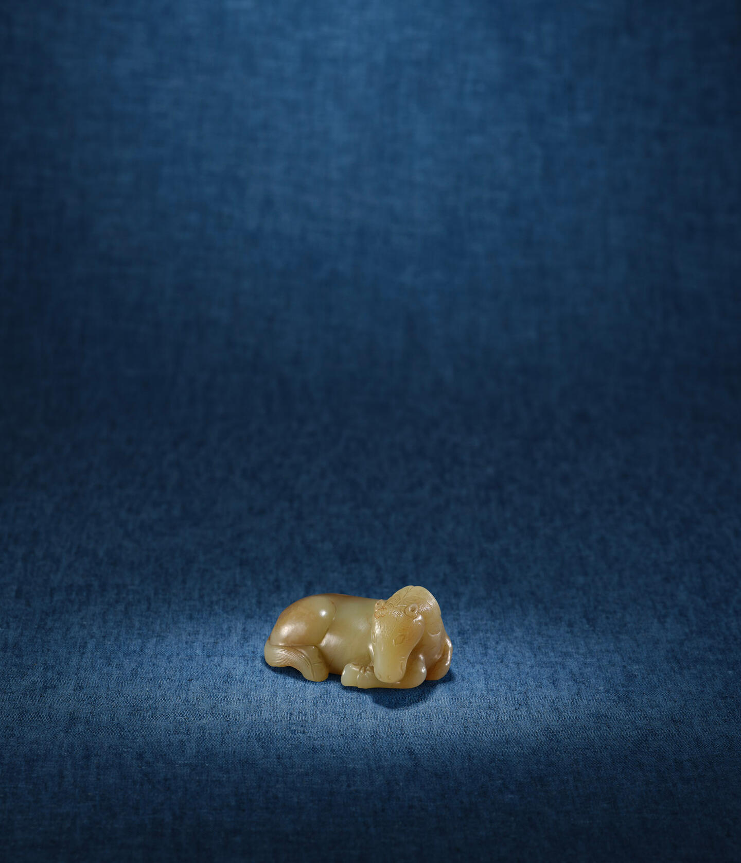 A jade model of a recumbent Mongolian horse, China, 10th–13th century. Jade, 3 × 6 cm. Courtesy: Rasti Fine Art
