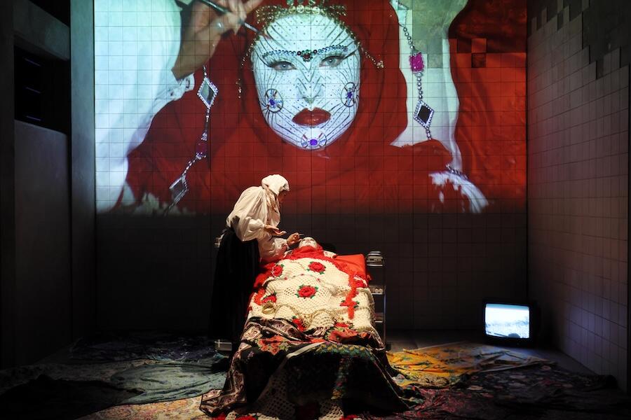 Balkan Erotic, Marina Abramovic