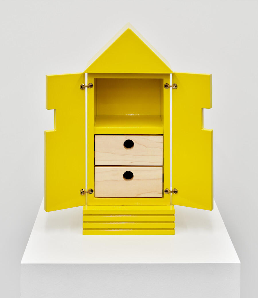 Ryan Preciado, Little Oceano 2, 2024. Hard maple, plywood, maple veneer and automotive paint, 37 × 17 × 14 cm. Courtesy: Karma