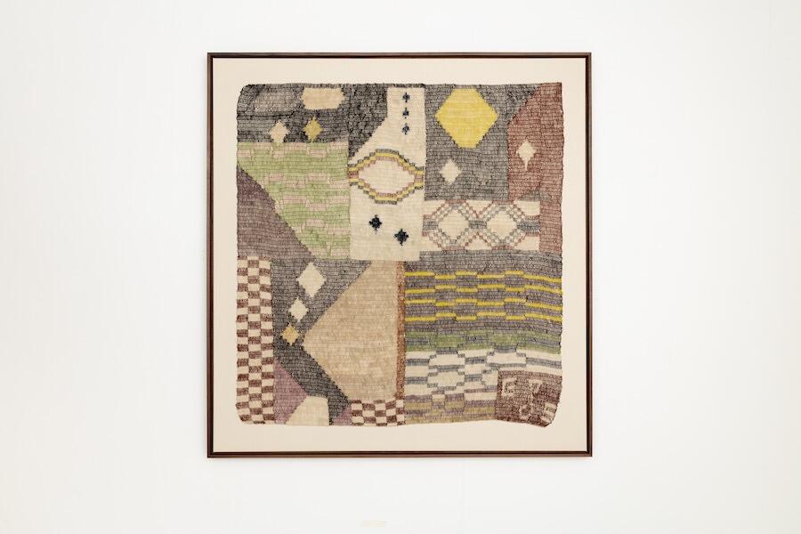 Claudia Alarcón & Silät, Wenachelamejen [Lo diferente], 2025/ Hand-spun chaguar fibre, woven in yica stitch, 1.6 x 1.5 m. Photo: Lucy Dawkins. Courtesy: the artists and Cecilia Brunson Projects&nbsp;