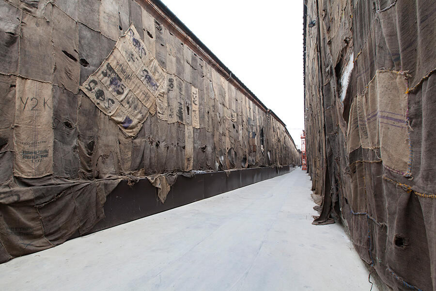 ibrahim-mahama-out-of-bounds-2015