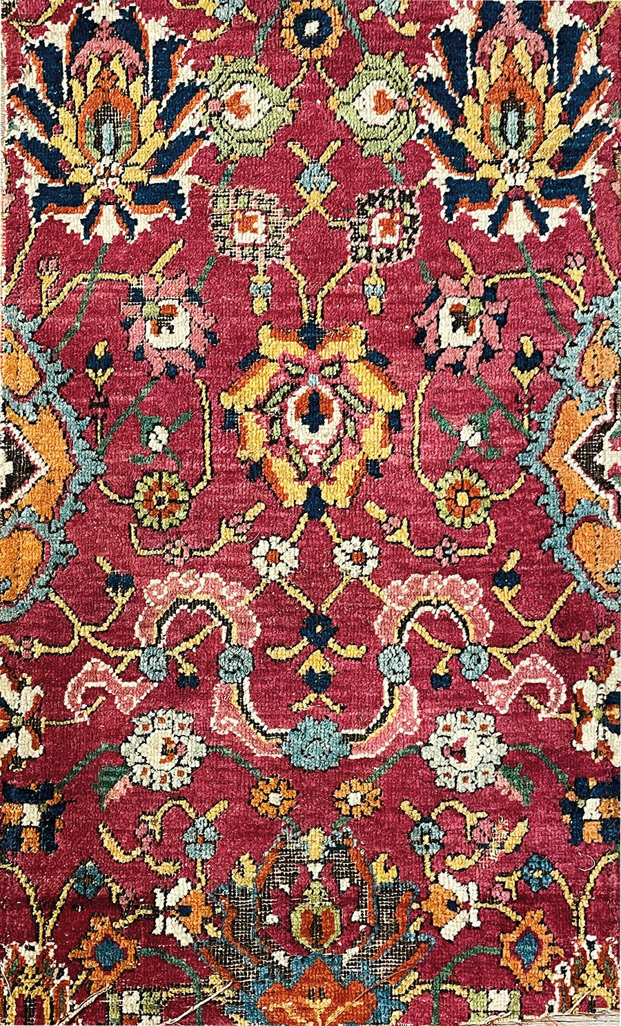 red-carpet-with-oriental-pattern