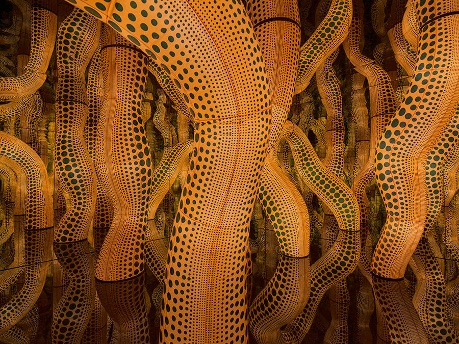 yayoi-kusama-the-hope-polka-dots-buried-infinity-will-eternally-cover-universe