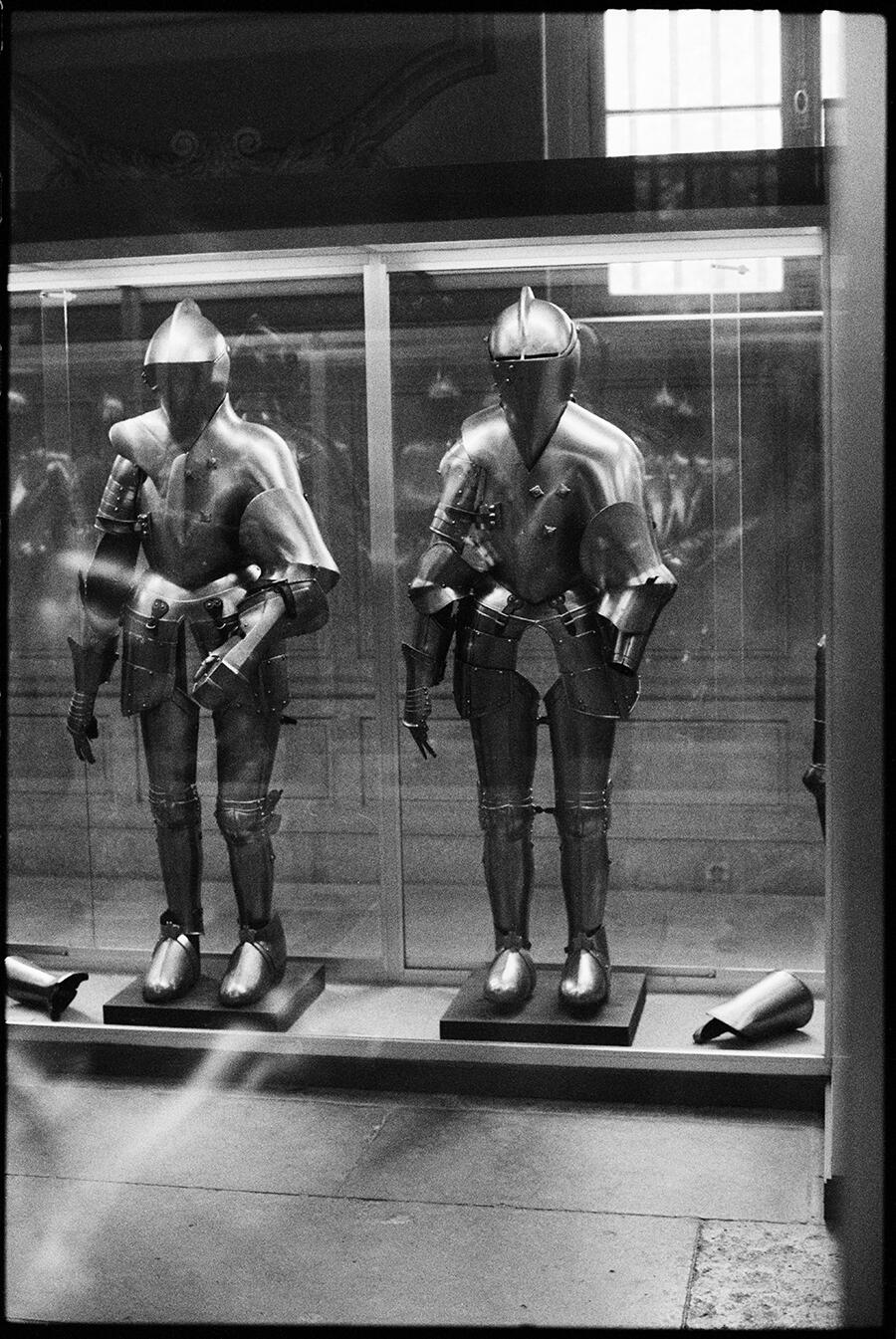 Zoe-Leonard-Display-2025