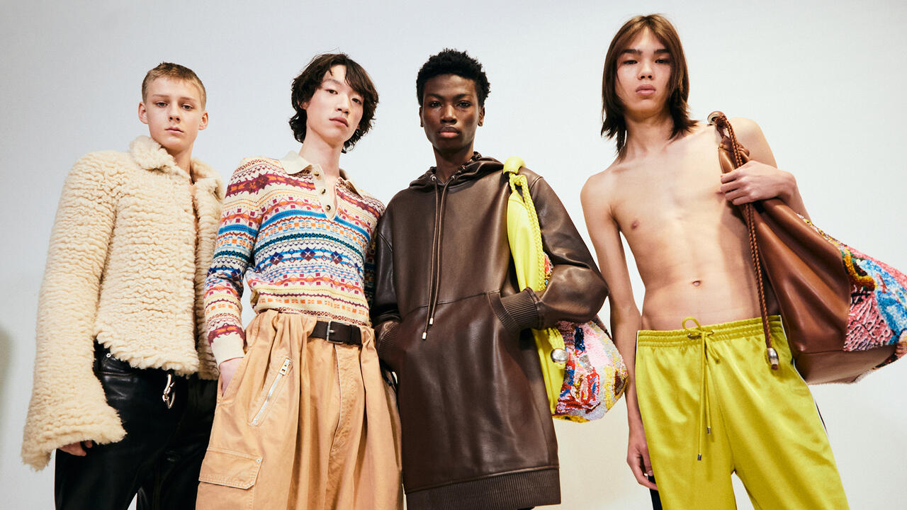 ロエベ Richard Hawkins artwork Ｔシャツ マルチカラー Loewe X Richard Hawkins Logo T-shirt In Bluemulticolor